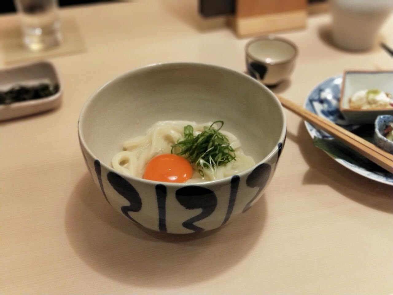馳走とお酒 讃岐うどん 山地(北新地駅・うどん,おでん) 馳走とお酒 讃岐うどん 山地(北新地駅・うどん,おでん)