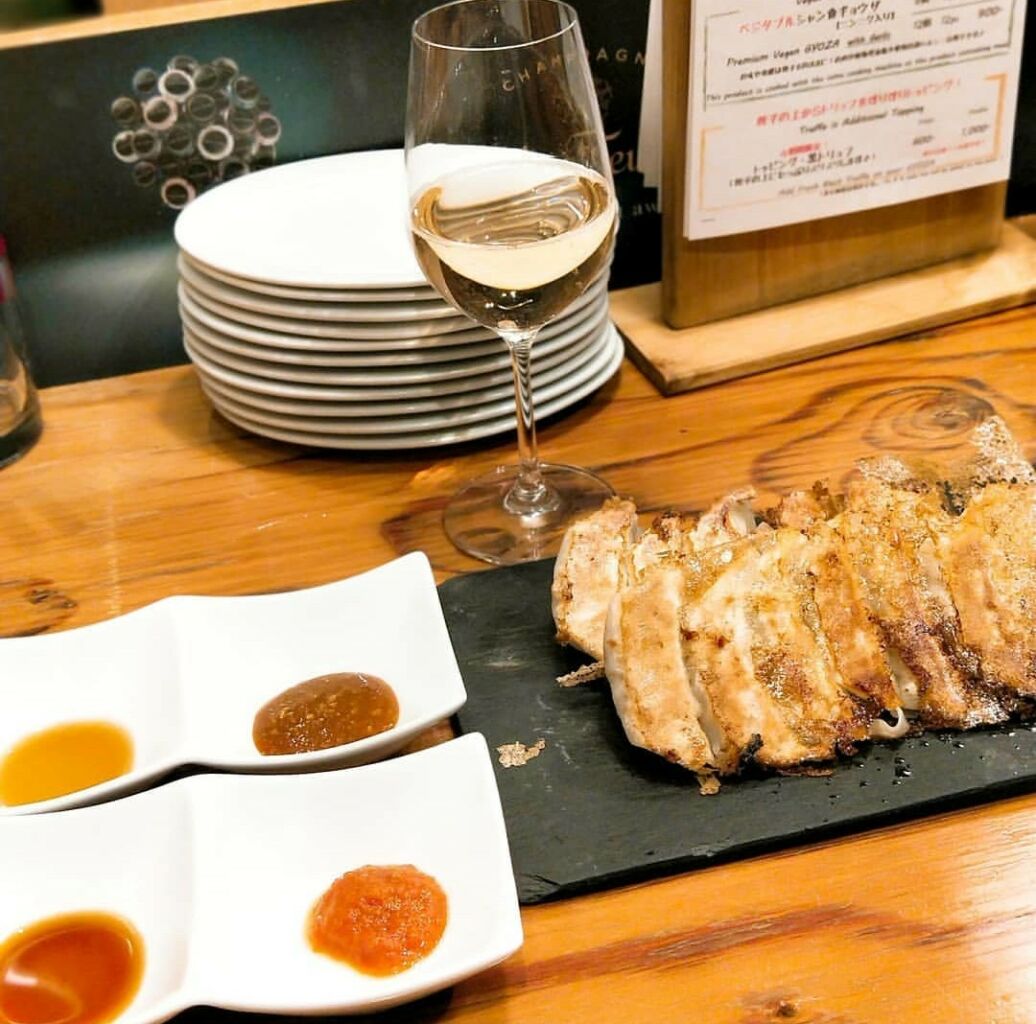 スタンドシャン食 Osaka北新地 Champagne & GYOZA BAR(北新地駅・餃子,ビストロ) スタンドシャン食 Osaka北新地 Champagne & GYOZA BAR(北新地駅・餃子,ビストロ)