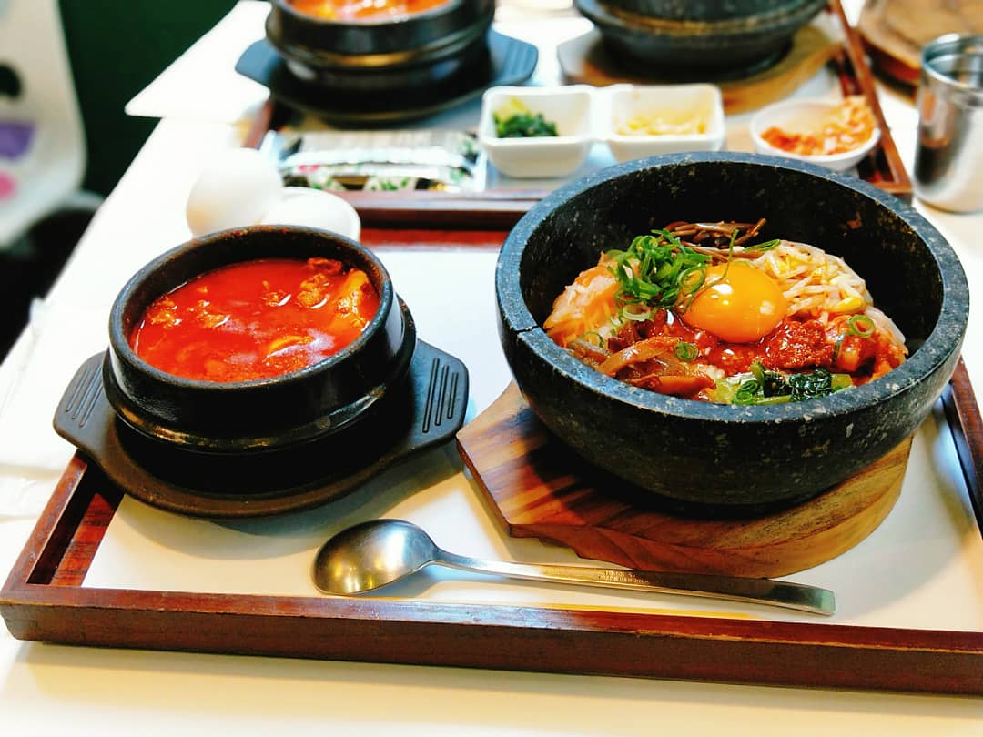 白釜飯 純豆腐火鍋 まん馬 新地本店(北新地駅・韓国料理) 白釜飯 純豆腐火鍋 まん馬 新地本店(北新地駅・韓国料理)
