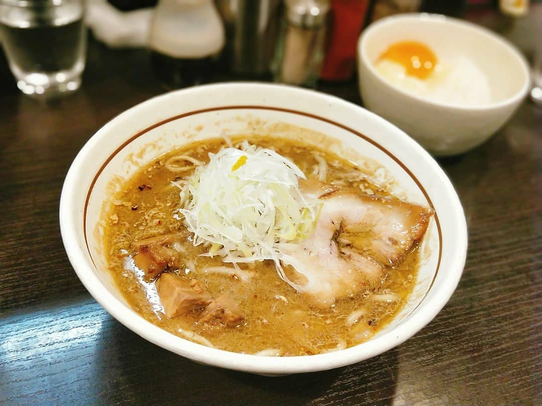 らーめん颯人(南森町駅・らーめん) らーめん颯人(南森町駅・らーめん)