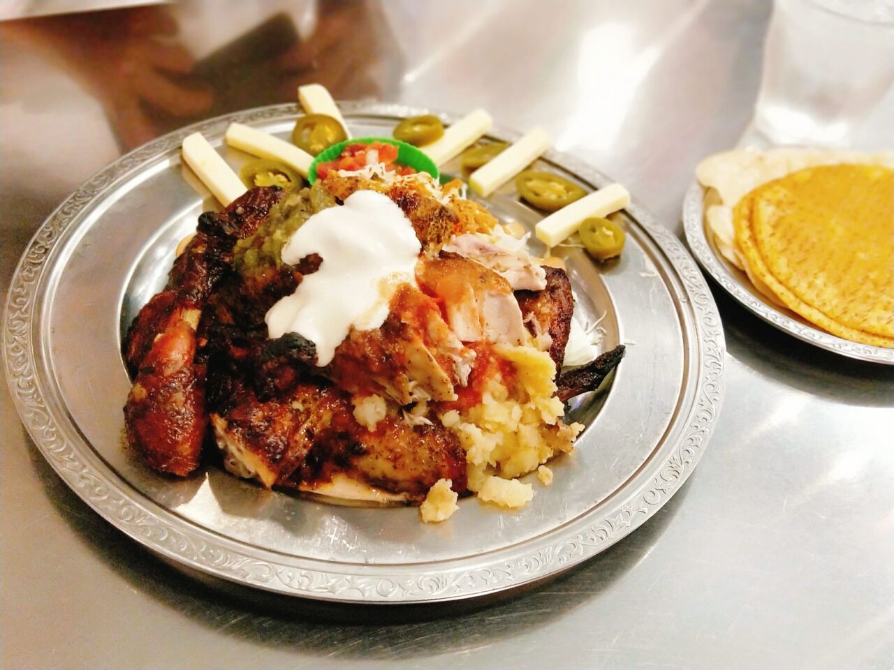 墨国回転鶏料理 ルクア店(大阪駅・メキシコ料理) 墨国回転鶏料理 ルクア店(大阪駅・メキシコ料理)