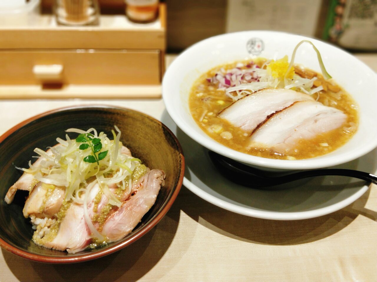 味噌ヌードル 麹(淀屋橋駅、北浜駅・味噌ラーメン) 味噌ヌードル 麹(淀屋橋駅、北浜駅・味噌ラーメン)