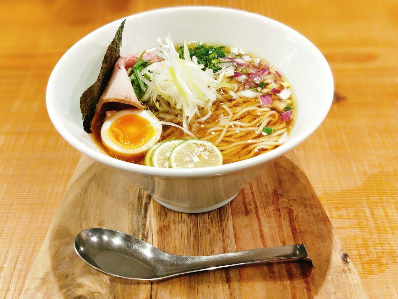 ヌードルヤ ME-CHA-KU-CHA(西長堀駅・ラーメン) ヌードルヤ ME-CHA-KU-CHA(西長堀駅・ラーメン)