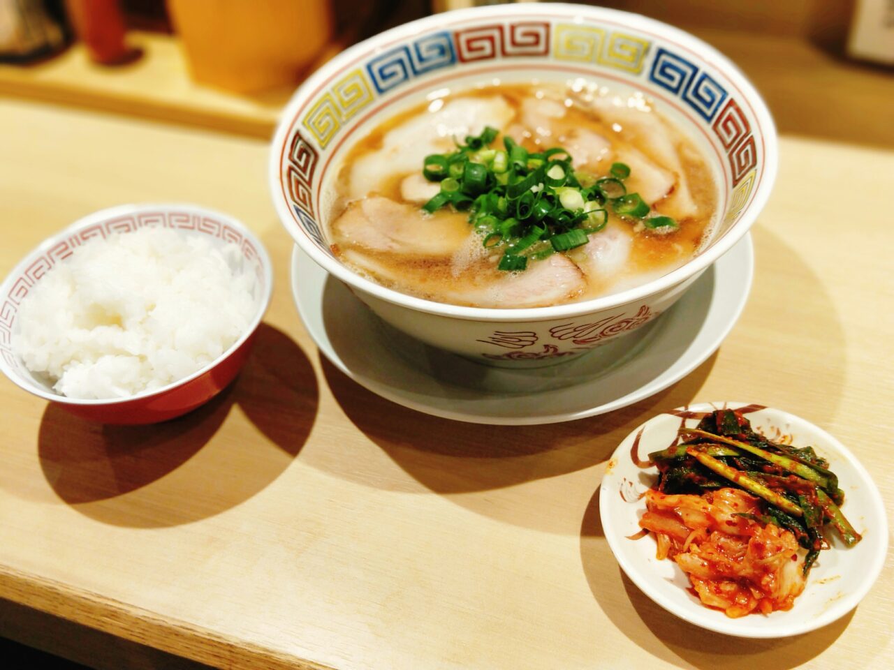カドヤ食堂 西梅田店(北新地駅・ラーメン) カドヤ食堂 西梅田店(北新地駅・ラーメン)